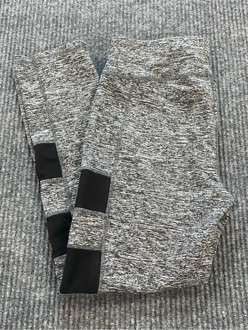 Womens Heather Gray Mesh Athletic Leggings Yoga Pants Size S/M